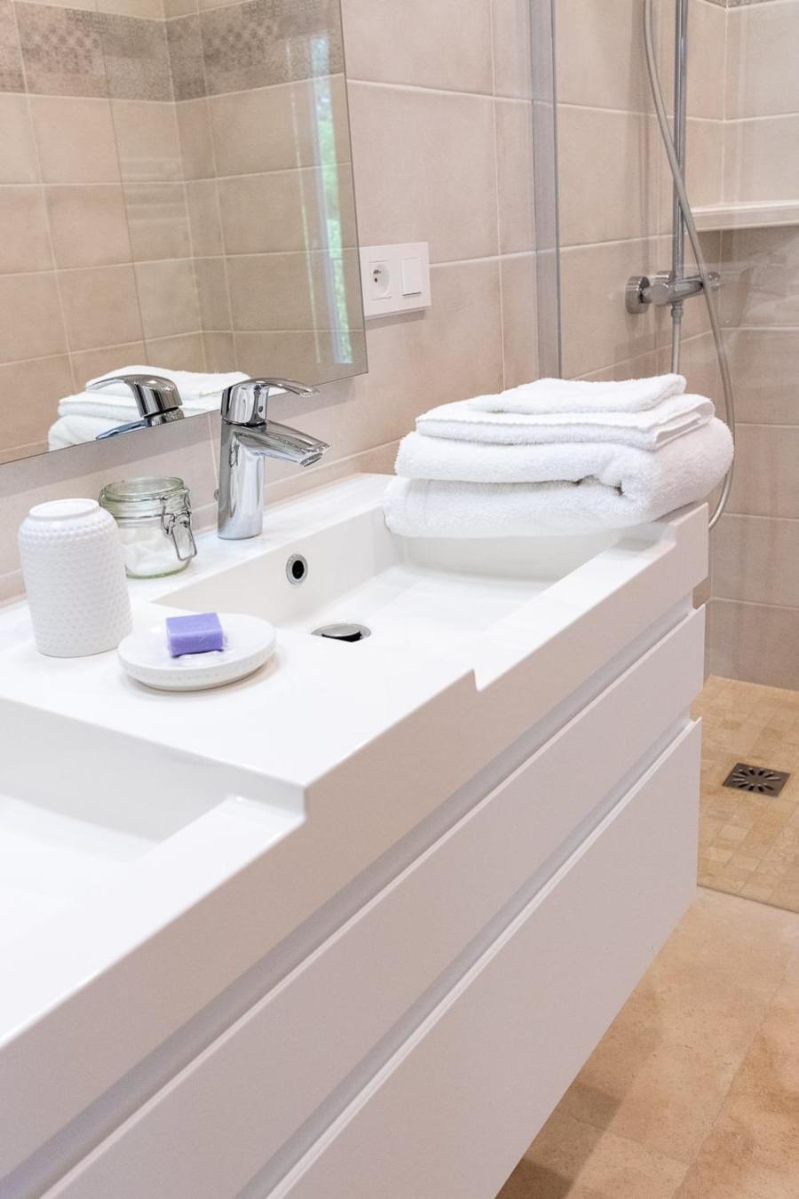 Mas Des Tourterelles Bed and Breakfast Jonquieres  Εξωτερικό φωτογραφία
